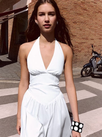 Bershka Рокля в бяло