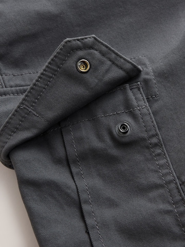 Next - Ropa ancha Pantalón cargo en gris