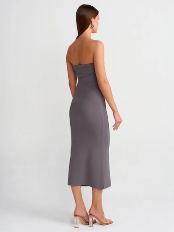 Dilvin - Vestido em cinzento
