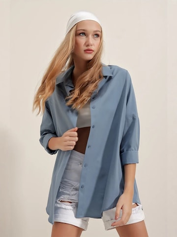 Bigdart Blouse in Blauw: voorkant