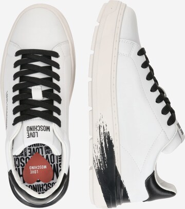 Baskets basses 'BOLD LOVE' Love Moschino en blanc