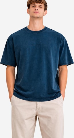 A Question Of (AQO) Bluser & t-shirts 'Ozzy Tee Acid' i blå: forside