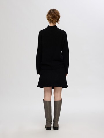 SELECTED Rok in Zwart