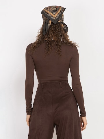 JIORO Blouse body 'ESSENTIALS' in Bruin