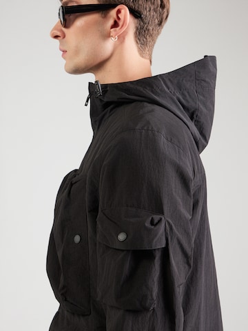 Lyle & Scott Between-season jacket in Black