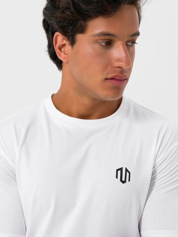 MOROTAI T-shirt 'ESSENTIAL' i vit