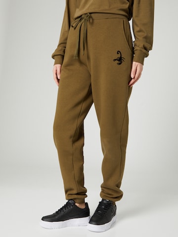 VIERVIER Tapered Sweatpants 'Lenja' in Braun