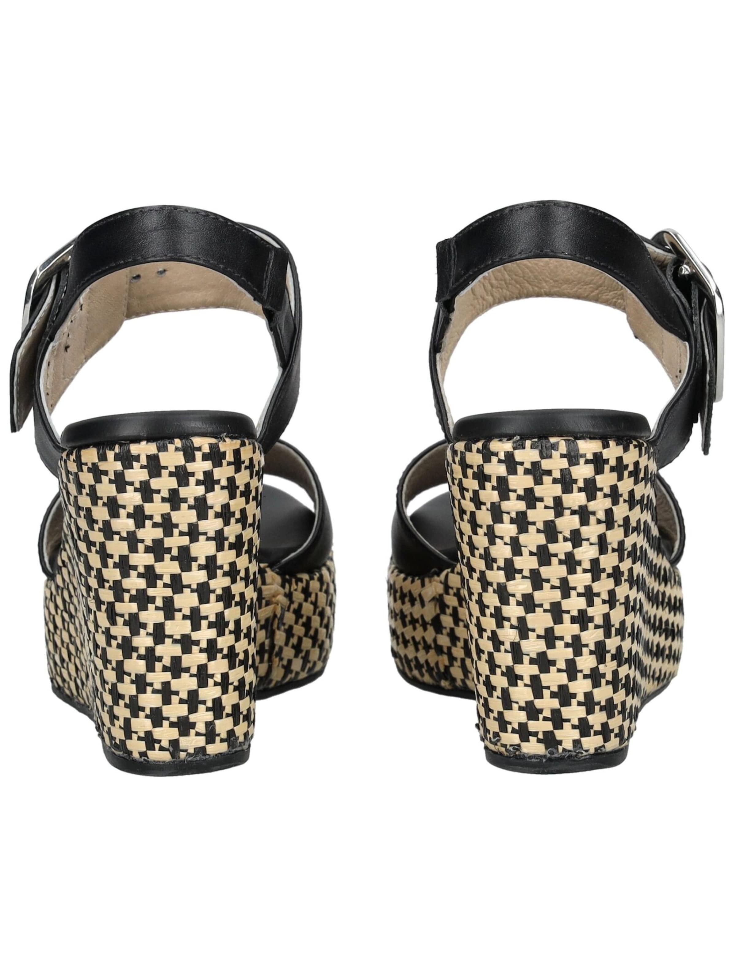 Sandalo di Nero Giardini in nero