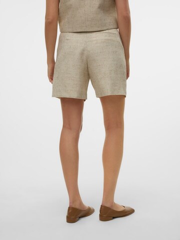 Regular Pantalon à pince 'VMMAJ' VERO MODA en beige