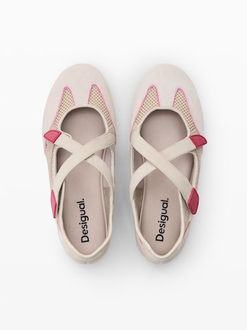 Desigual Trampki niskie w kolorze beżowy