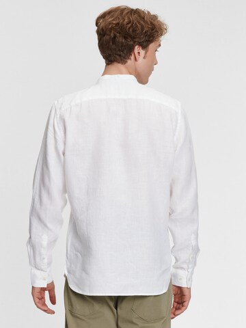 TIMBERLAND Slim Fit Риза в бяло
