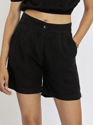 FRESHLIONS Regular Shorts in Schwarz: predná strana