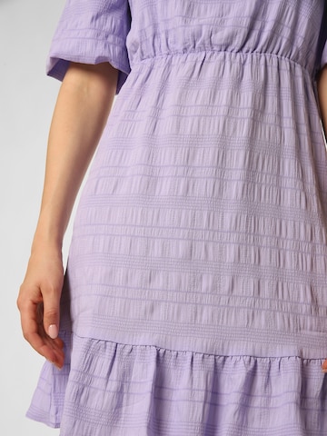 Robe ' ' Aygill's en violet