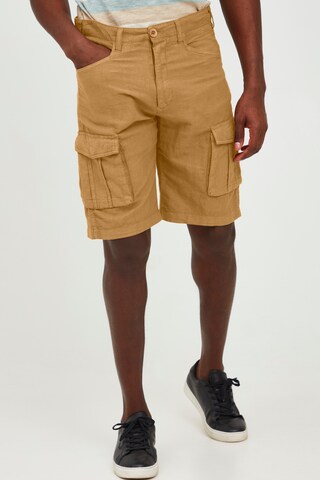 !Solid Regular Cargo Pants in Yellow: front