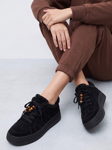 VENEZIA Sneakers in Black