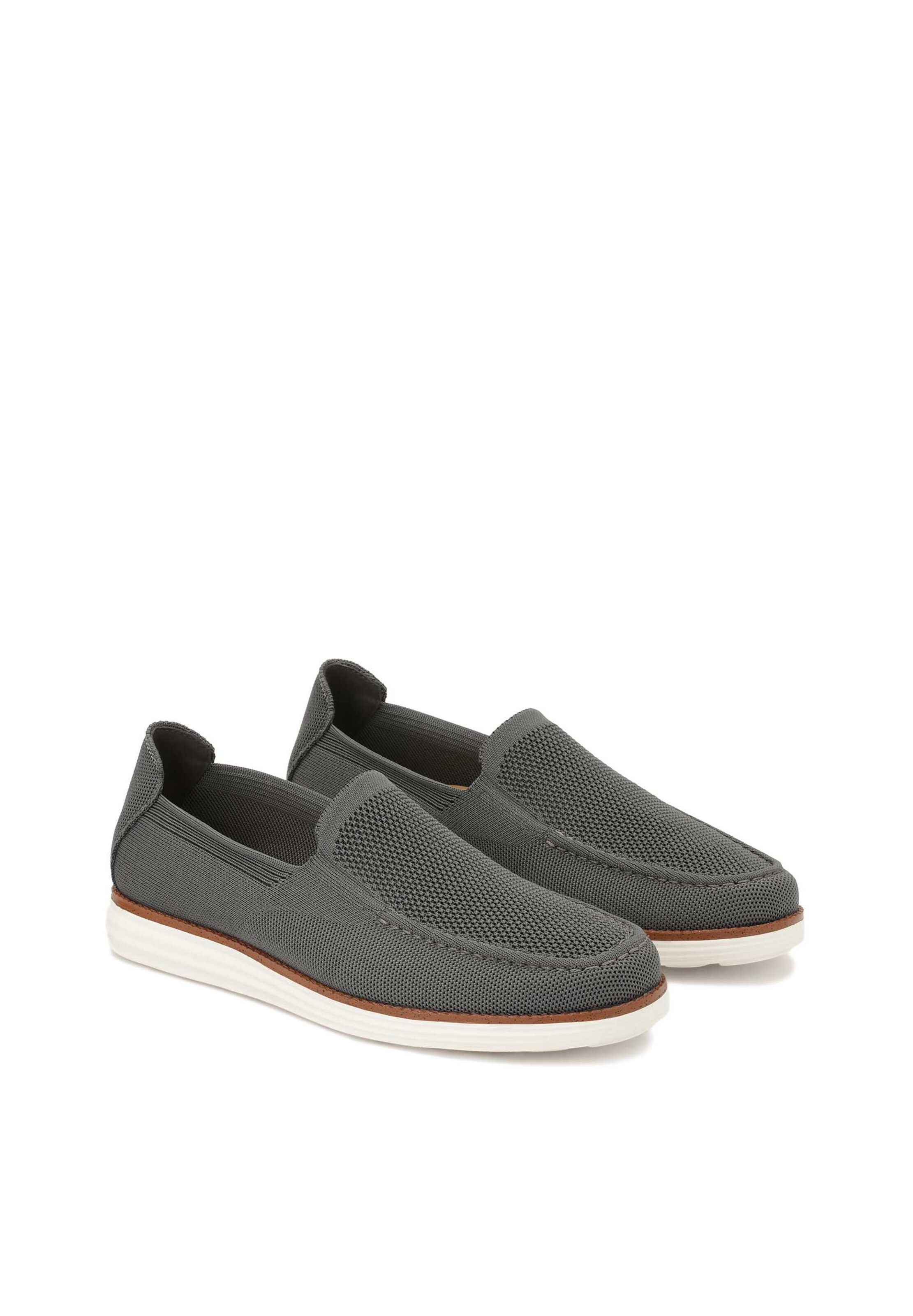 Scarpa slip-on di Kazar in grigio