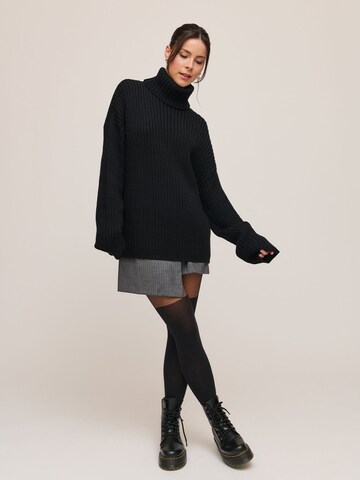 A LOT LESS Sweater 'Charlotta' in Black