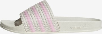 ADIDAS ORIGINALS Klapki 'Adilette' w kolorze biały: przód