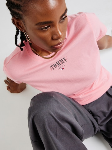 Tommy Jeans Curve Футболка 'Essential' в Ярко-розовый