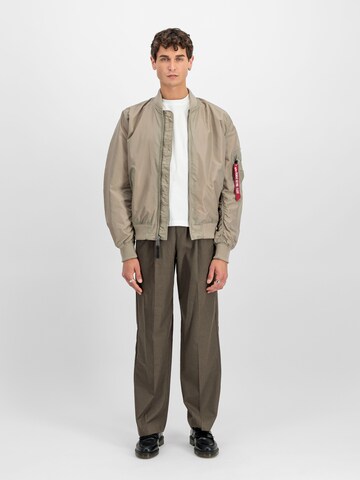 ALPHA INDUSTRIES Φθινοπωρινό και ανοιξιάτικο μπουφάν 'MA-1 TT' σε μπεζ