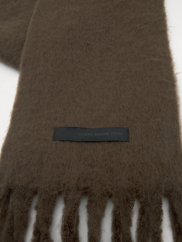 Écharpe 'LISA' Pull&Bear en marron