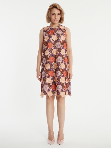 Ana Alcazar Kleid 'Penelope' in Braun