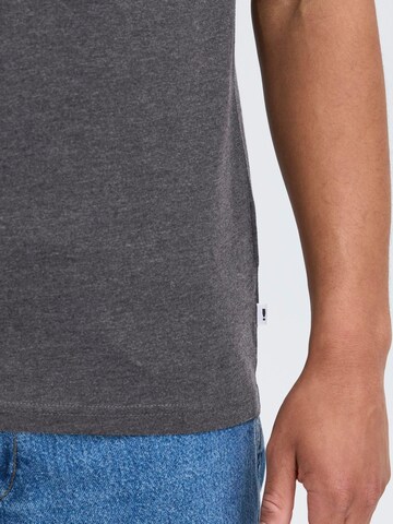 Maglietta 'Bastian' di !Solid in grigio