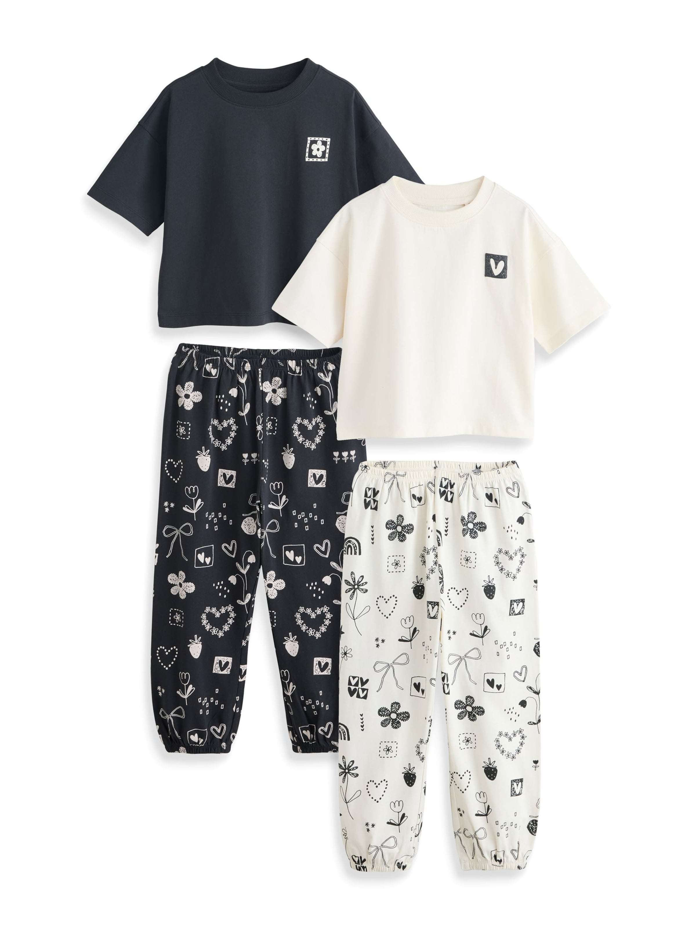 Next Yöpuku värissä musta: etupuoli