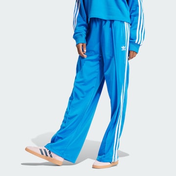 ADIDAS ORIGINALS Wide leg Byxa 'Firebird' i blå: framsida