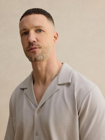 DAN FOX APPAREL Regular fit Srajca 'Roman' | siva barva
