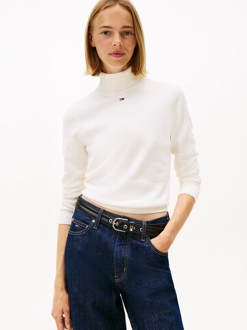 Tommy Jeans Sweater in White: front