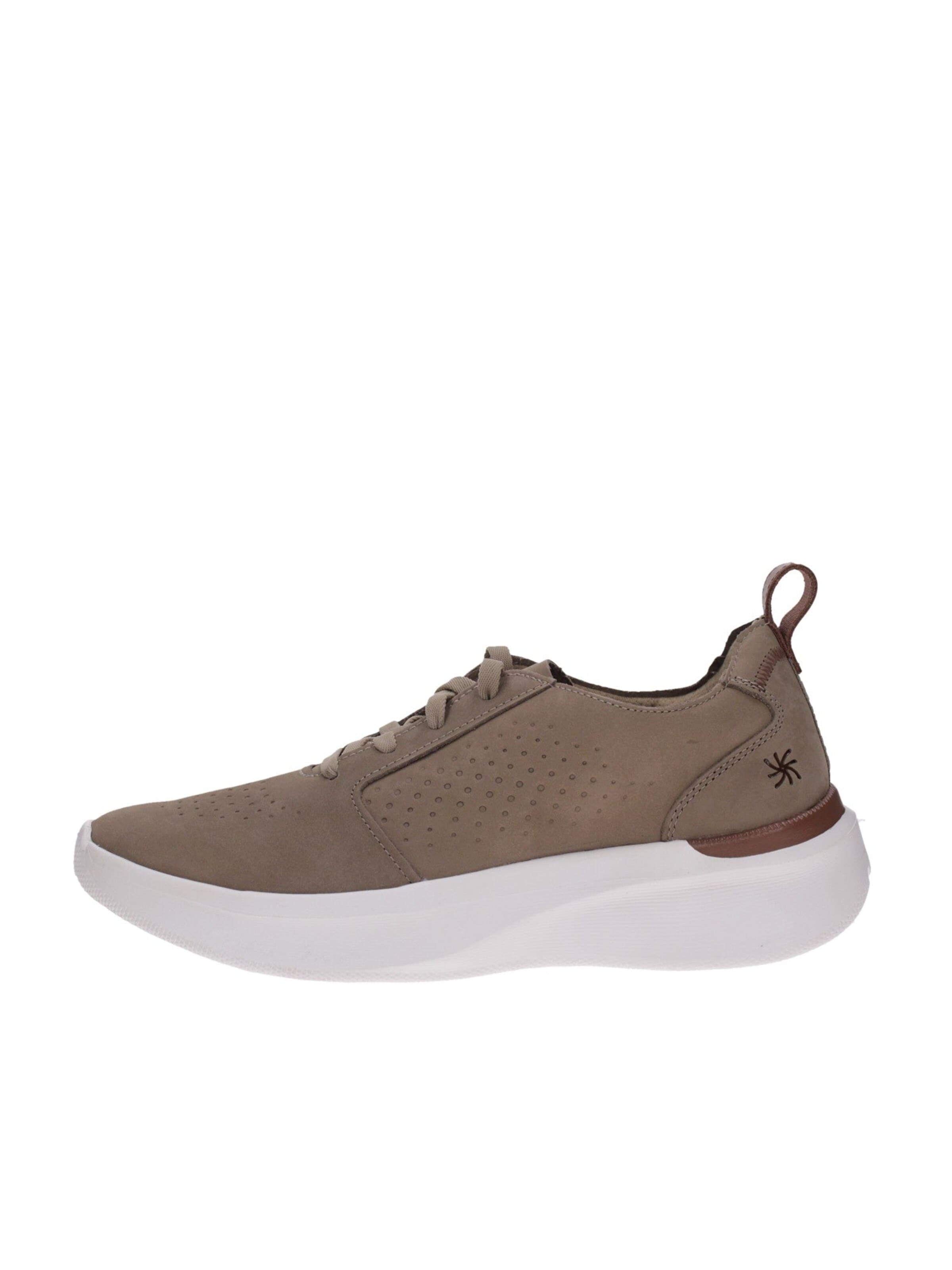 Sneaker bassa 'Solevania' di CLARKS in beige: frontale