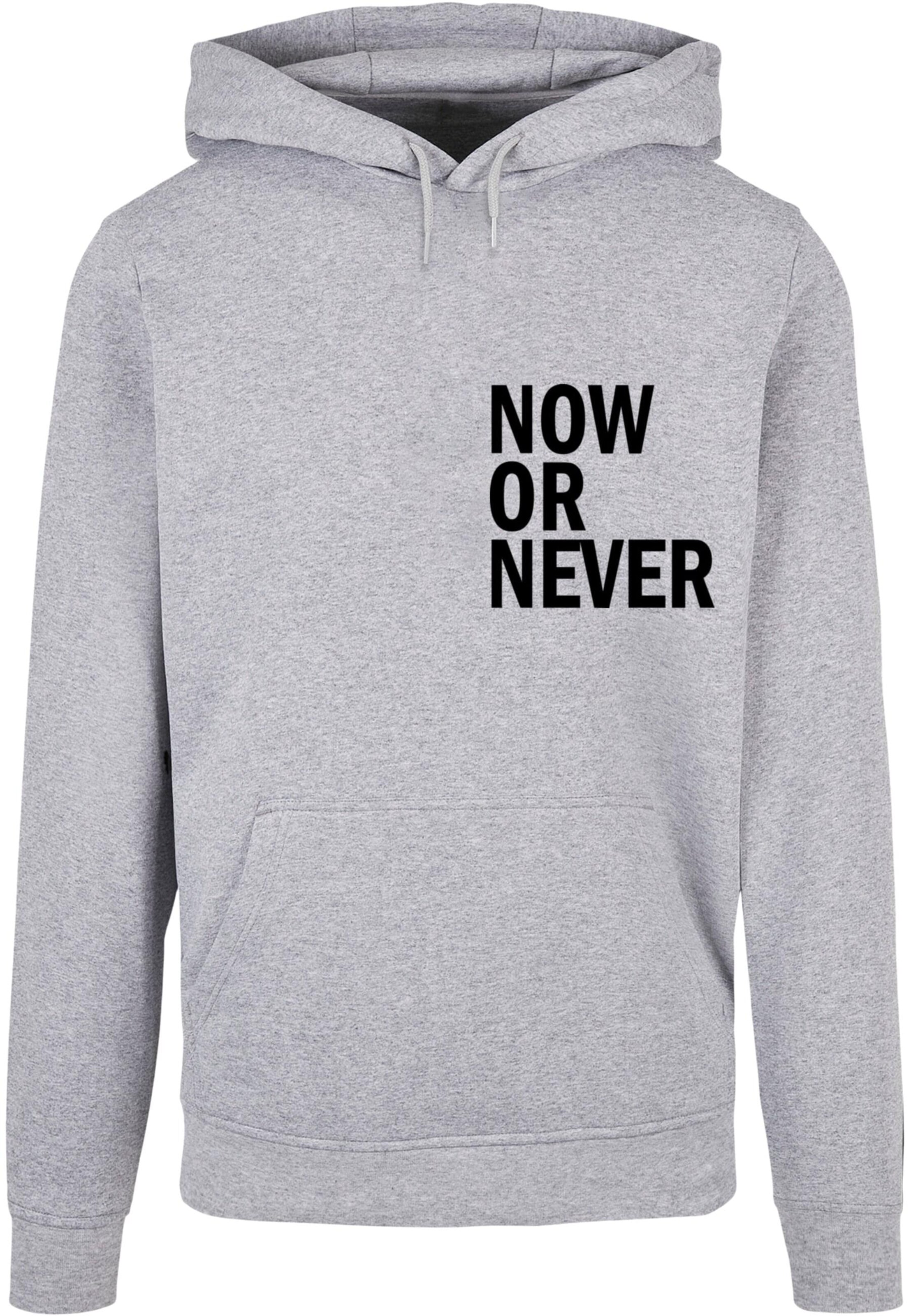 Merchcode Sweatshirt 'Now Or Never' in Grijs: voorkant