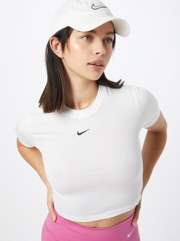 Nike Sportswear Μπλουζάκι 'Essential' σε λευκό