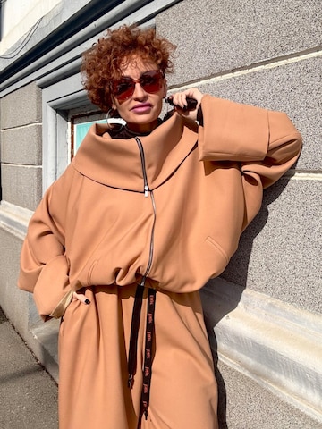 IUnique Overgangsjakke 'Urban Volume' i beige: forside