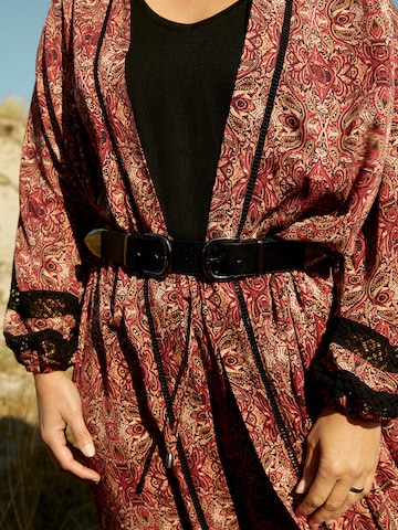 Guido Maria Kretschmer Curvy Kimono 'Halina ' in Red: front
