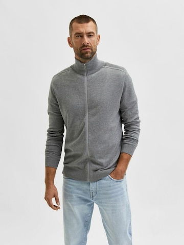 SELECTED HOMME Regular fit Knit cardigan 'Berg' in Grey: front