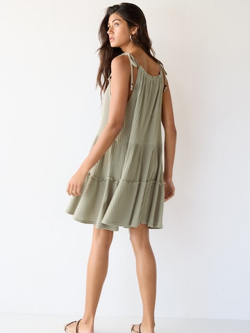 Pull&Bear Dress in Green: front