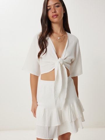 Tailleur di Happiness İstanbul in beige: frontale