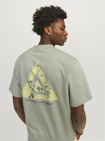 JACK & JONES T-shirt 'Triangle Summer' i grön