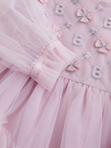Robe Baker by Ted Baker en rose