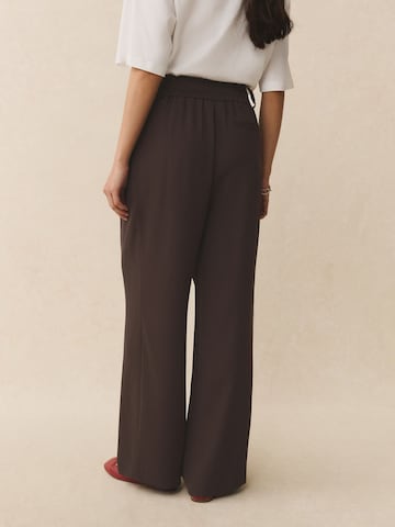 Wide Leg Pantalon à pince Next en marron