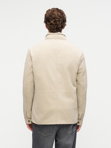 GUESS Between-Season Jacket in Beige