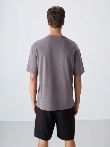 Tommy Life Shirt in Grey