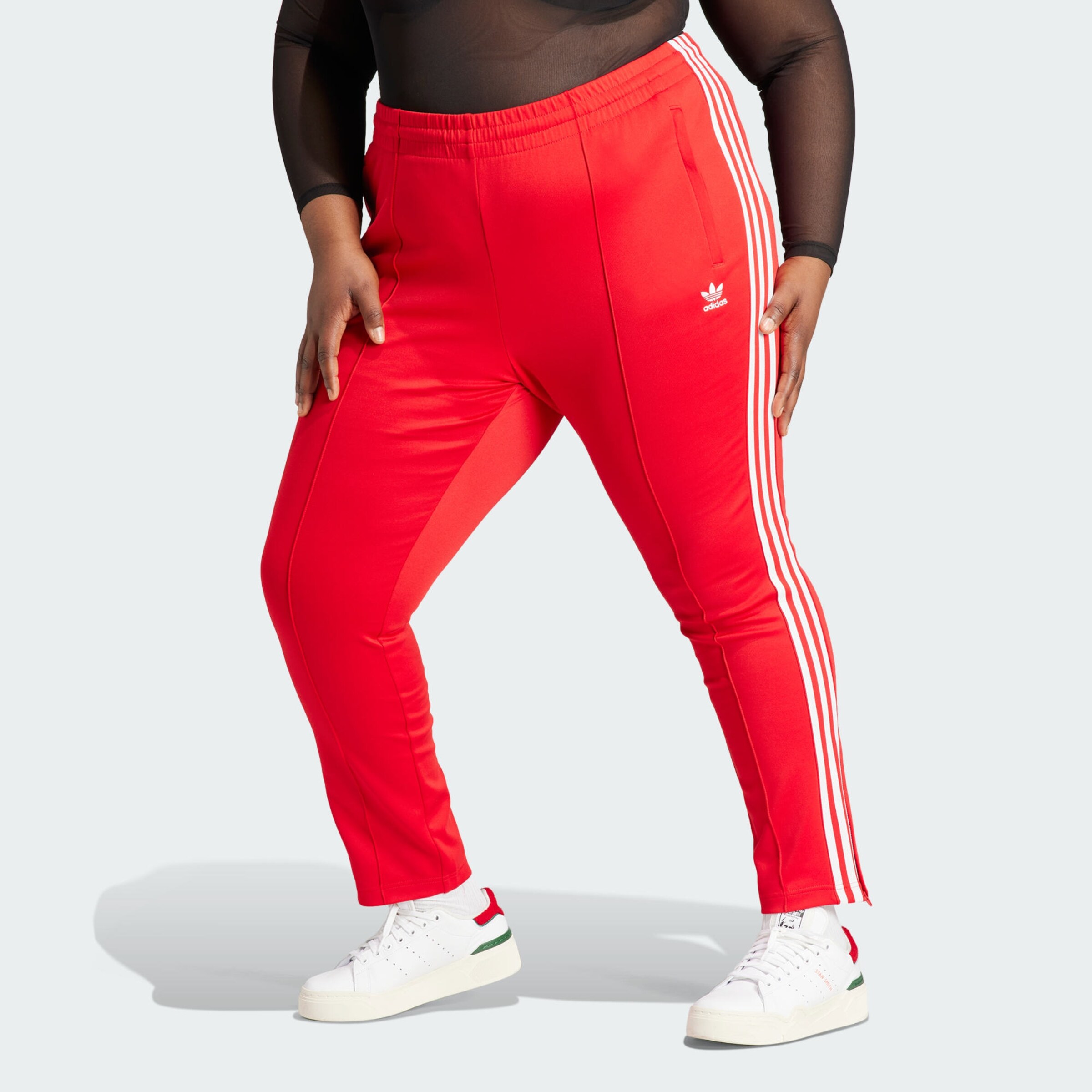 Coupe slim Pantalon Adicolor SST ADIDAS ORIGINALS en Rouge ABOUT YOU