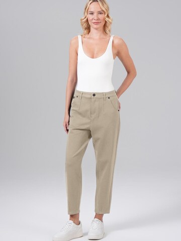 Pantalon chino M.O.D MIRACLE OF DENIM en vert : devant