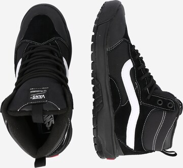 Sneaker înalt de la VANS pe negru