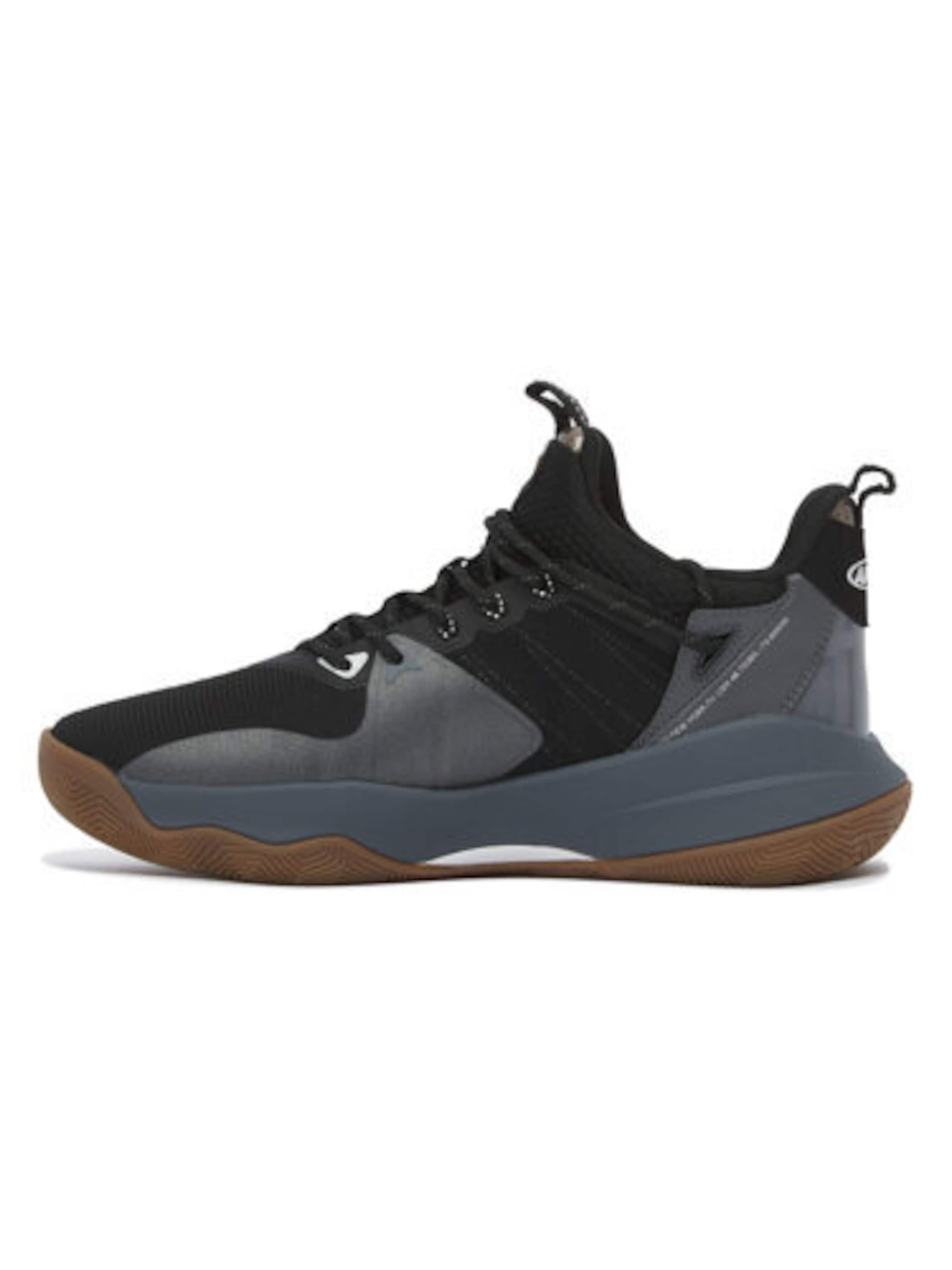 Baskets basses 'Angriff 3.0' AND1 en noir : devant