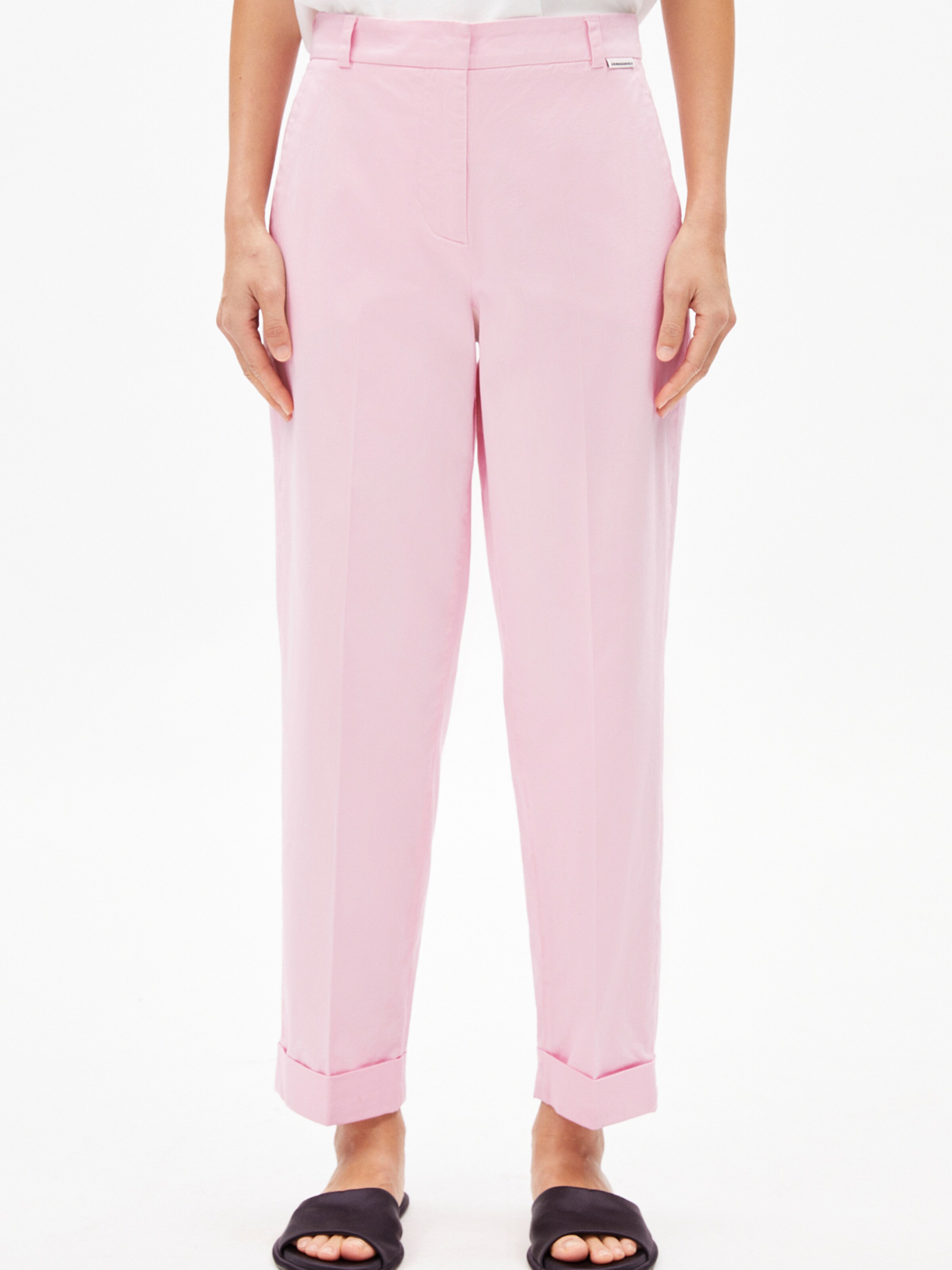 ARMEDANGELS Loosefit Broek 'Kaadwi' in Zwart: voorkant