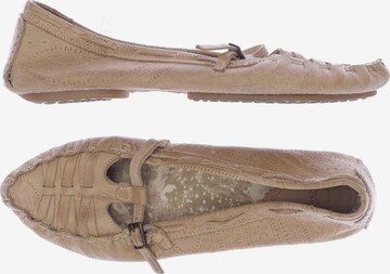 AKIRA Flats & Loafers in 41 in Beige: front